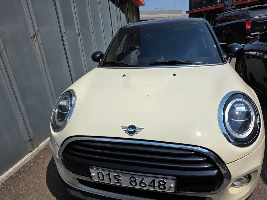 Mini Cooper 2019 — фото 1 из 10