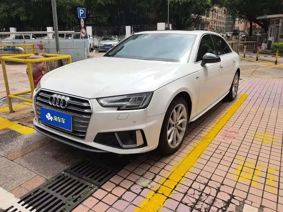 Audi A4L 2019 — фото 1 из 16