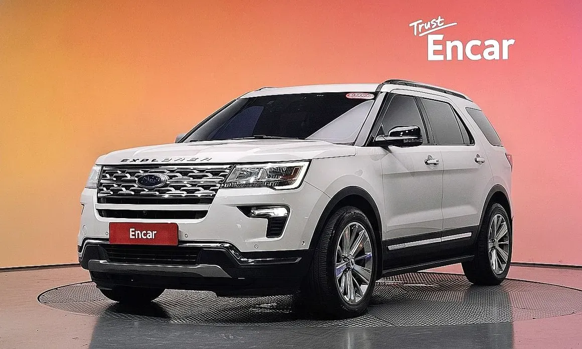 Ford Explorer 2018 — фото 1 из 30