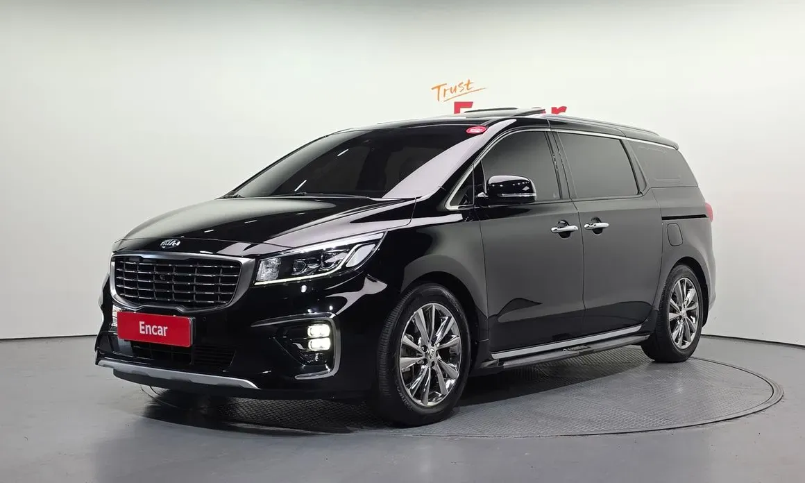 Kia Carnival 2019 — фото 1 из 20