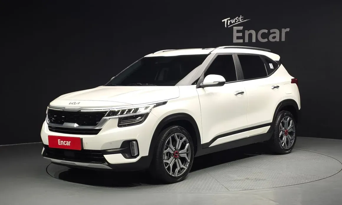 Kia Seltos 2023 — фото 1 из 20