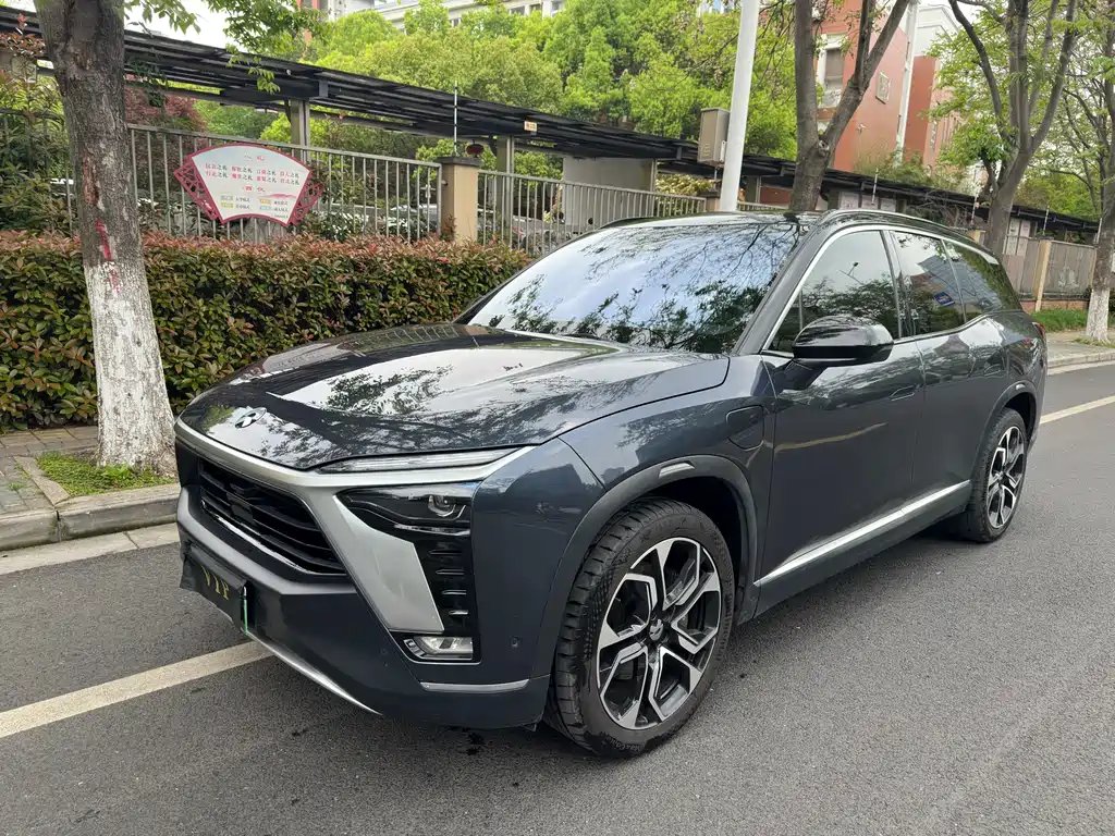 NIO ES8 2022