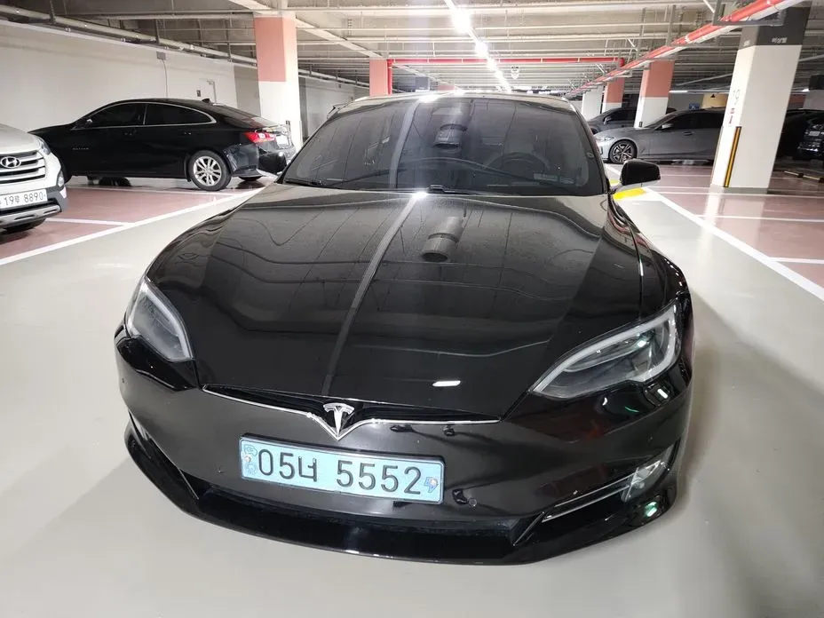 Tesla Model S 2018 — фото 1 из 15