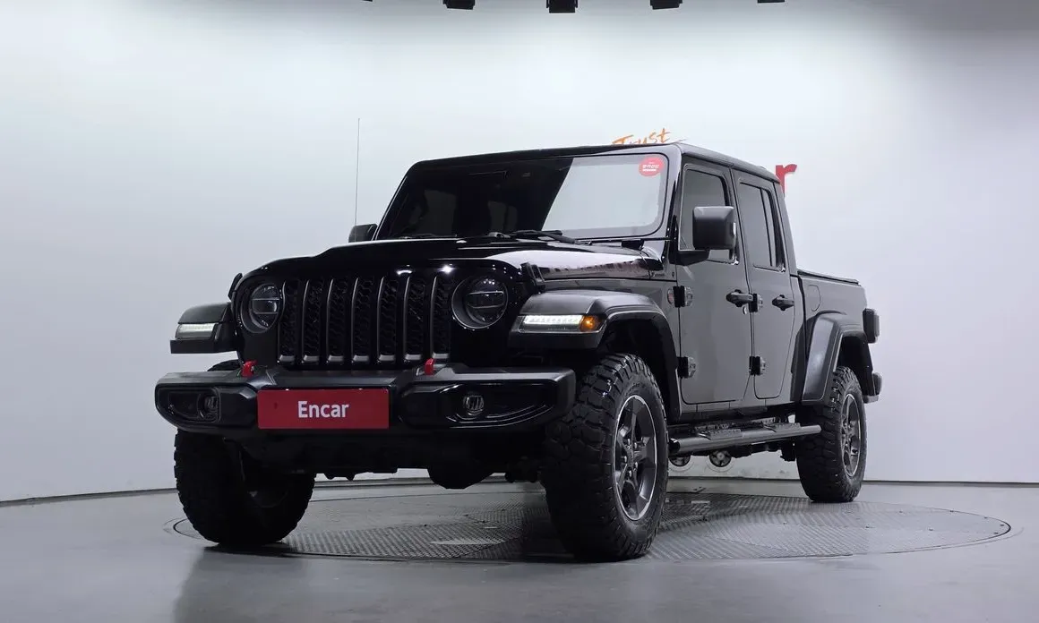 Jeep Gladiator 2021 — фото 1 из 30