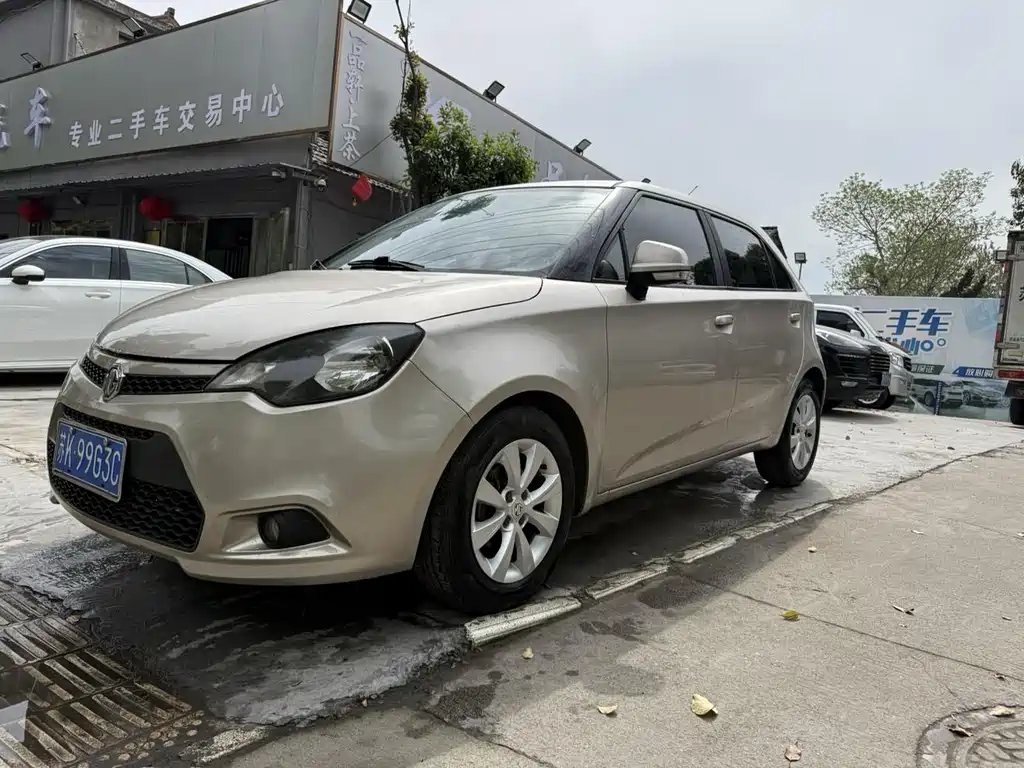 MG 3 2012