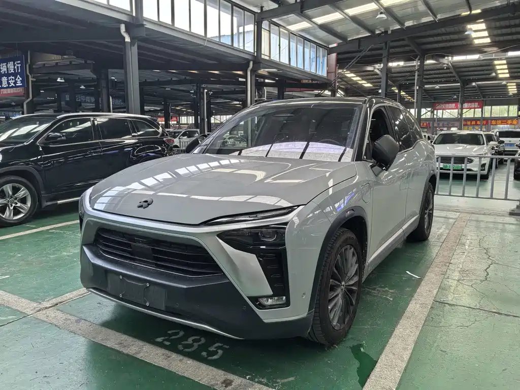 NIO ES8 2021
