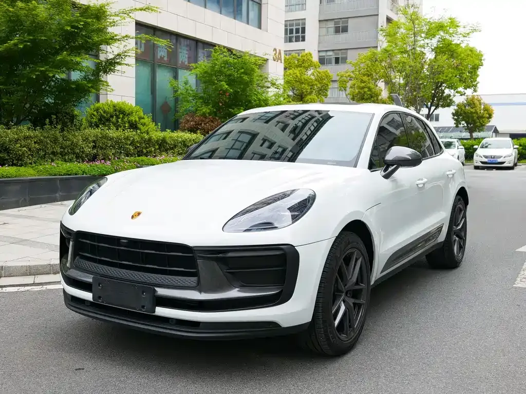 Porsche Macan 2021 — фото 1 из 18