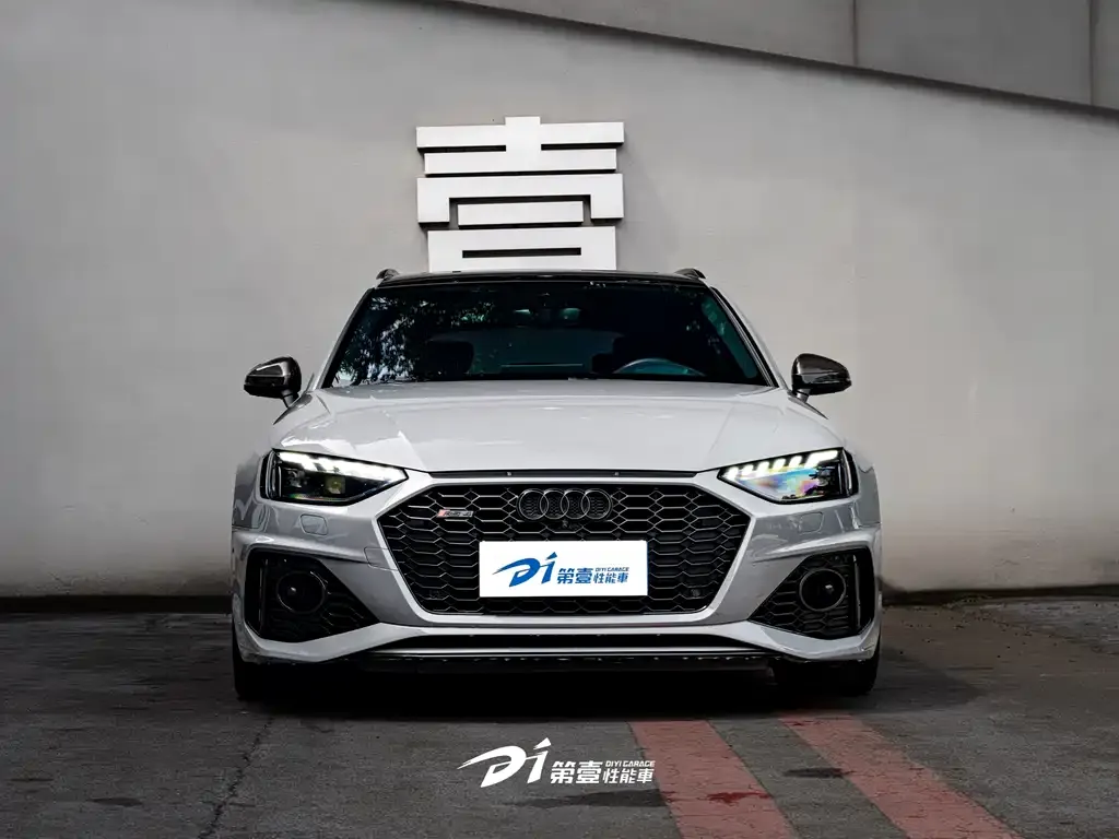 Audi RS 4 2021 — фото 1 из 12
