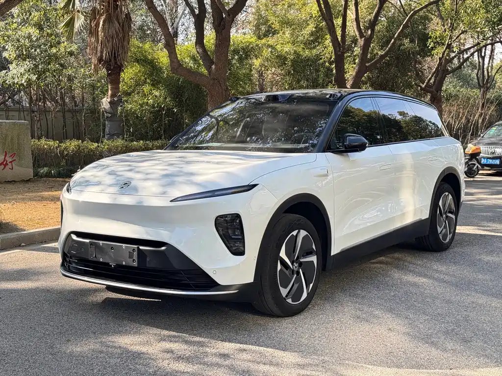 NIO ES8 2024