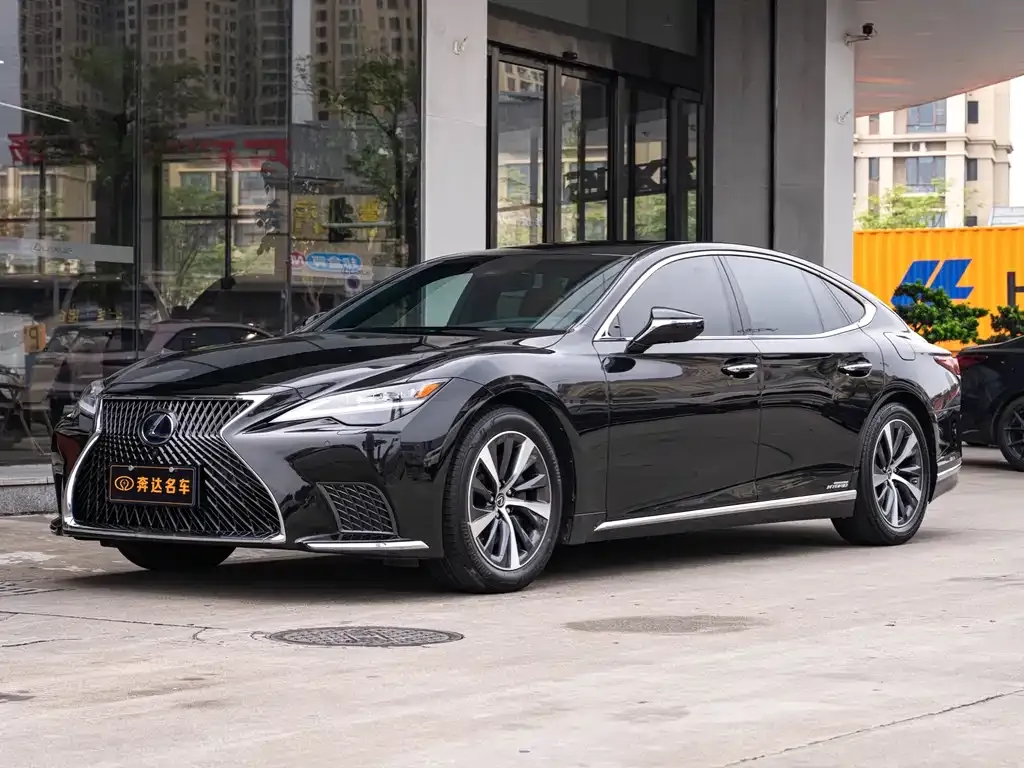 Lexus LS 2022 — фото 1 из 22