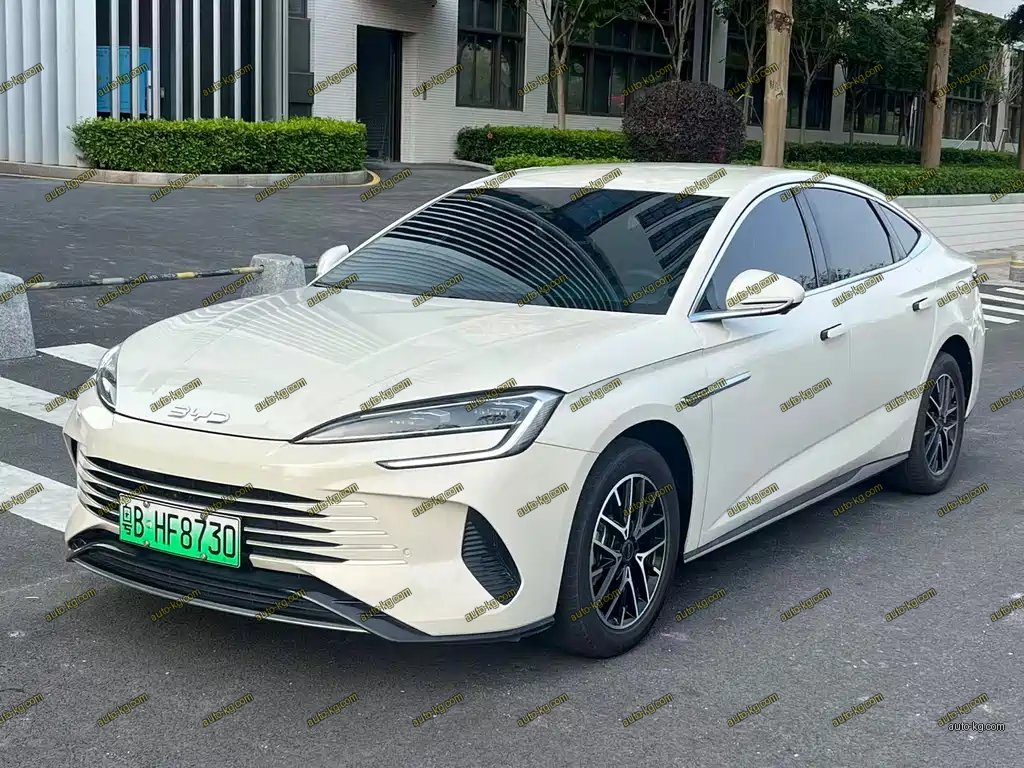BYD Seal 07 DM-i 2025