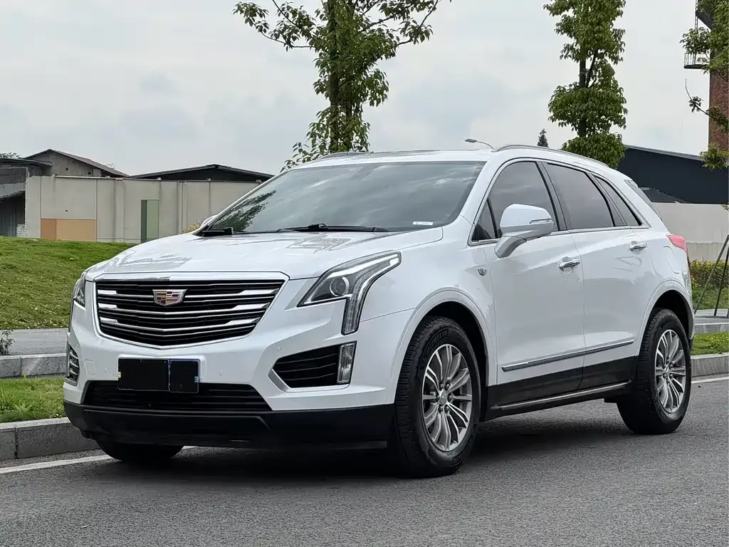 Cadillac XT5 2017 — фото 1 из 16