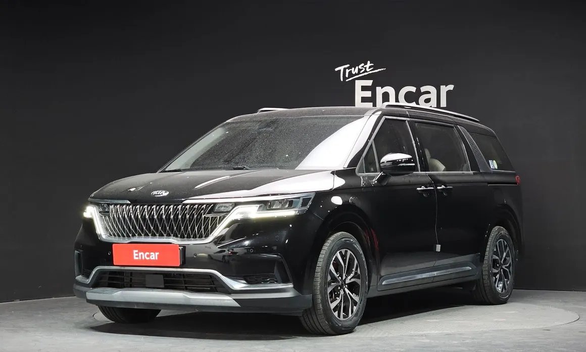 Kia Carnival 2021 — фото 1 из 20