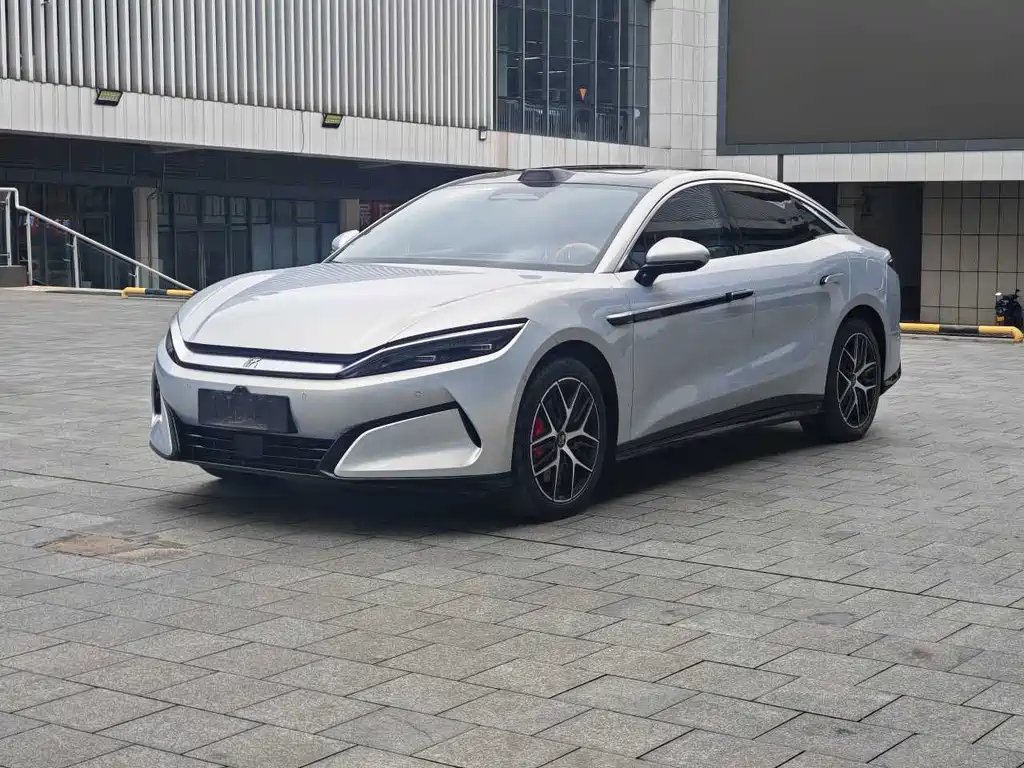 BYD 汉L 2025