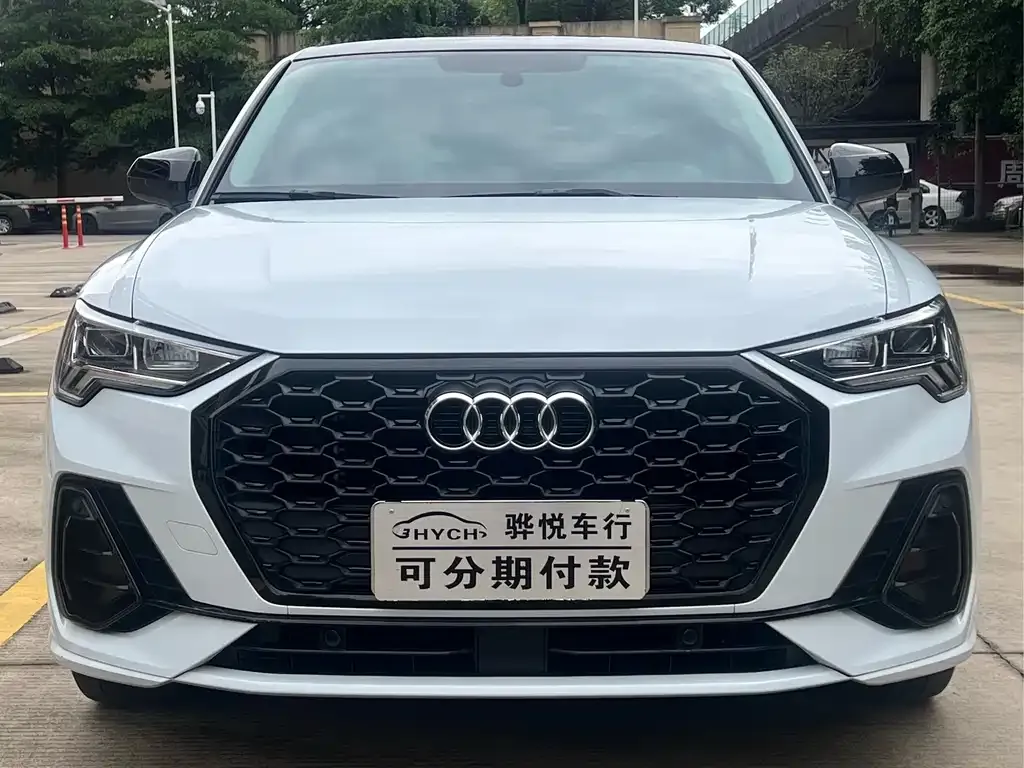 Audi Q3 Sportback 2023 — фото 1 из 17