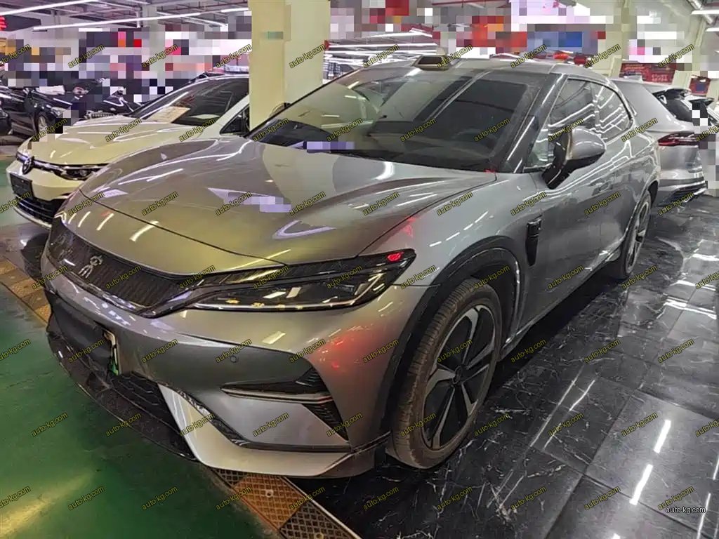 BYD L EV 2025