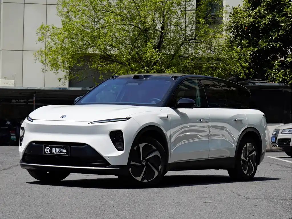 NIO ES8 2024
