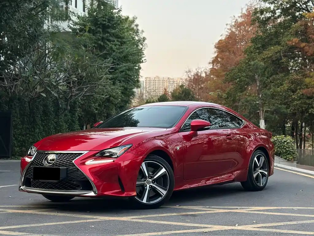 Lexus RC 2018 — фото 1 из 5