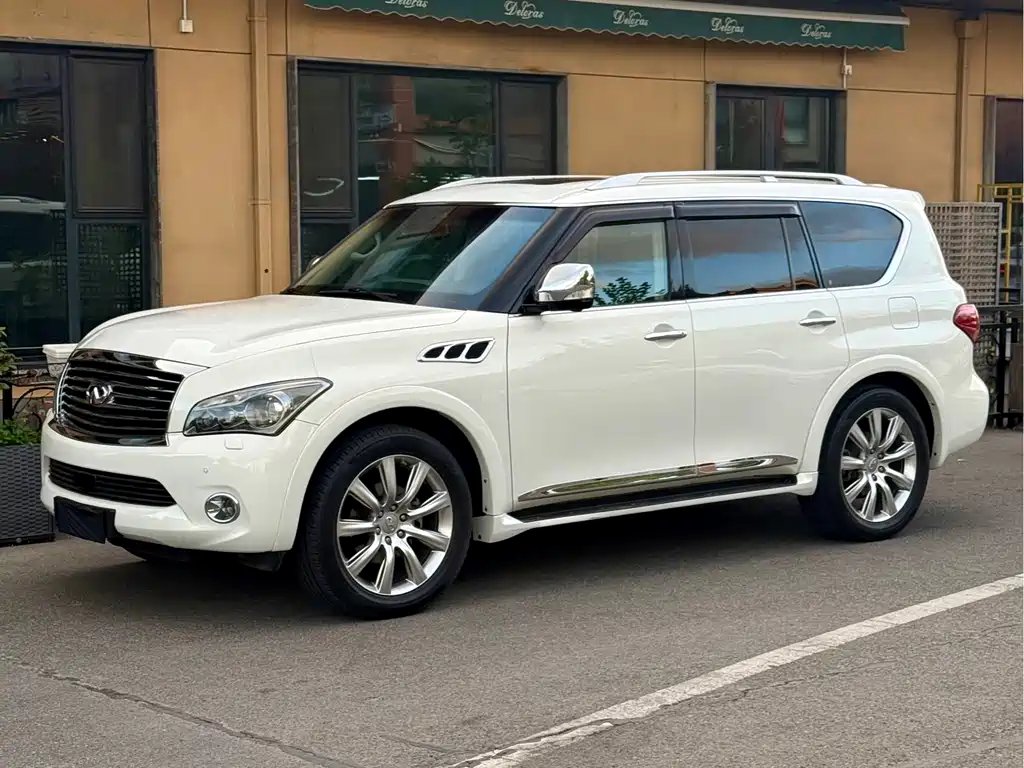 Infiniti QX 2012 — фото 1 из 5