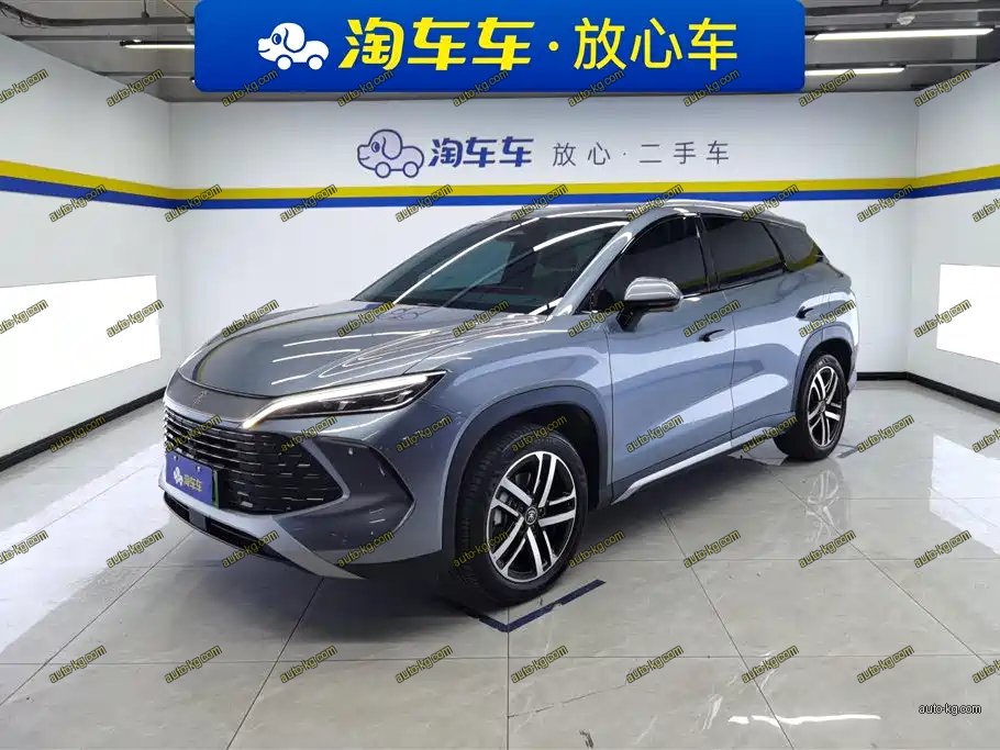 BYD L DM-i 2025