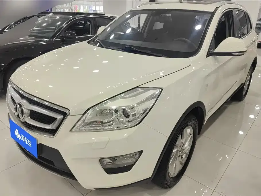 BAIC Senova X65 2015 — фото 1 из 16