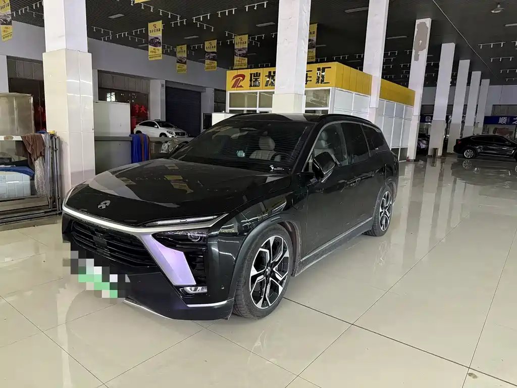 NIO ES8 2021