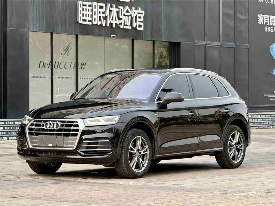 Audi Q5L 2019 — фото 1 из 21