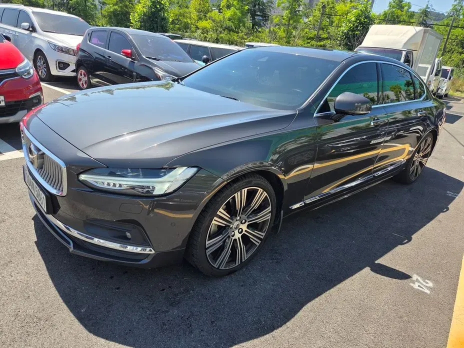 Volvo S90 2021 — фото 1 из 18