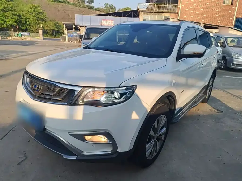 Geely Boyue 2017 — фото 1 из 25
