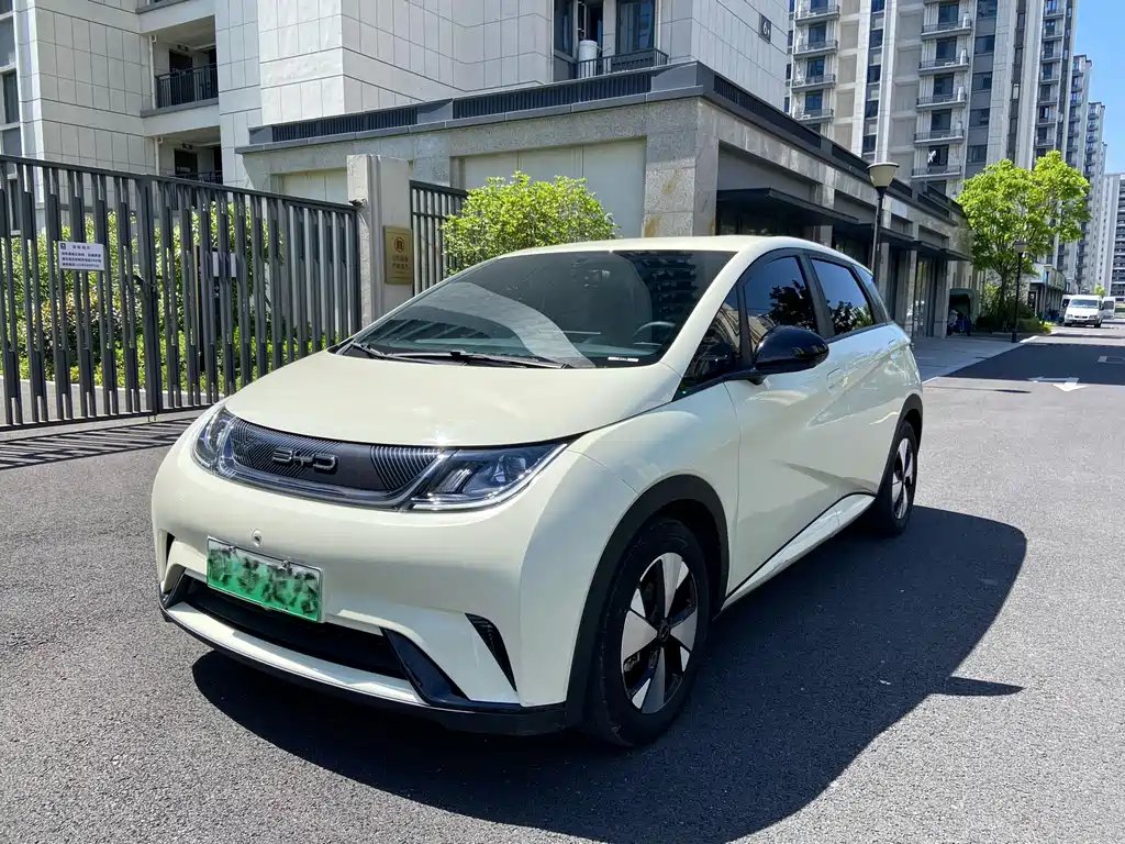 BYD Dolphin 2023