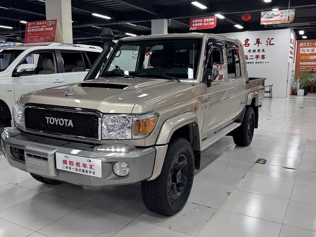 Toyota Land Cruiser 2020 — фото 1 из 26