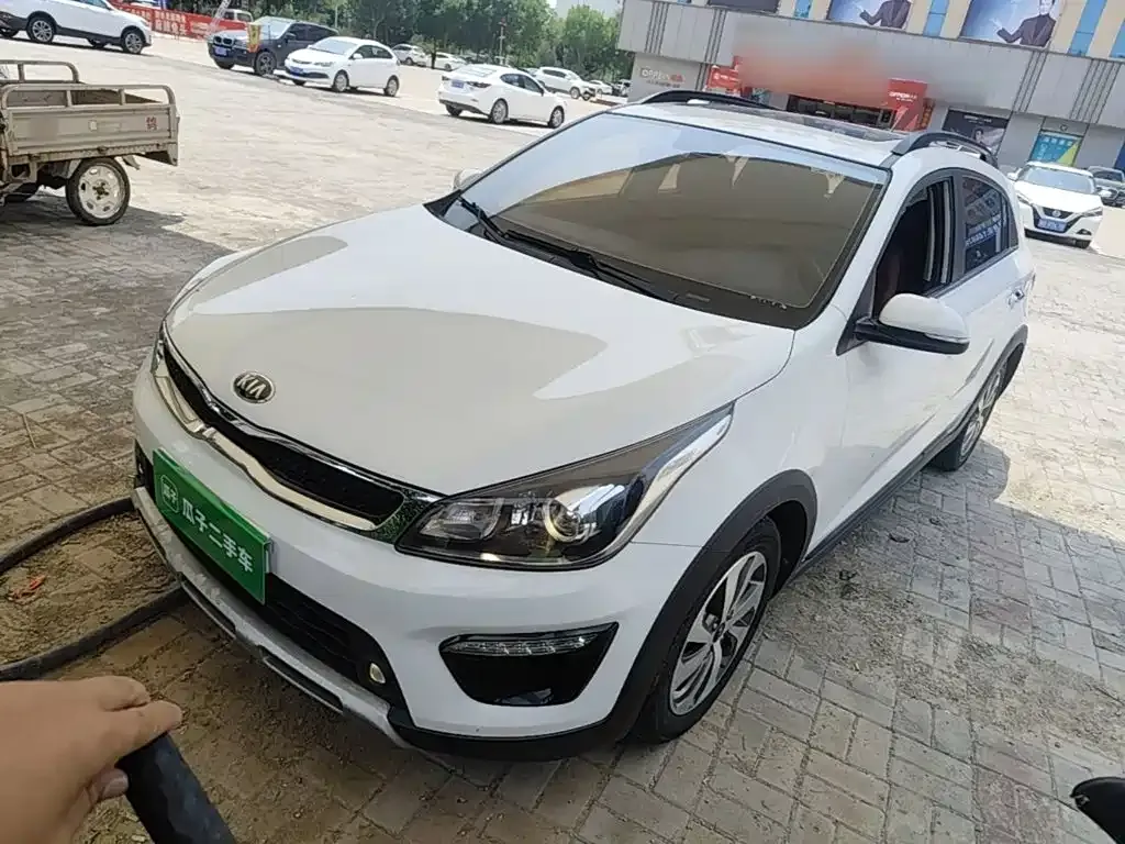 Kia KX Cross 2019 — фото 1 из 25