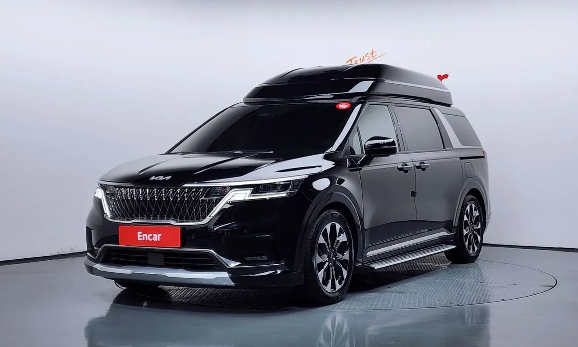 Kia Carnival 2023 — фото 1 из 40