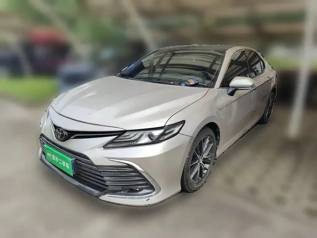 Toyota Camry 2021 — фото 1 из 25