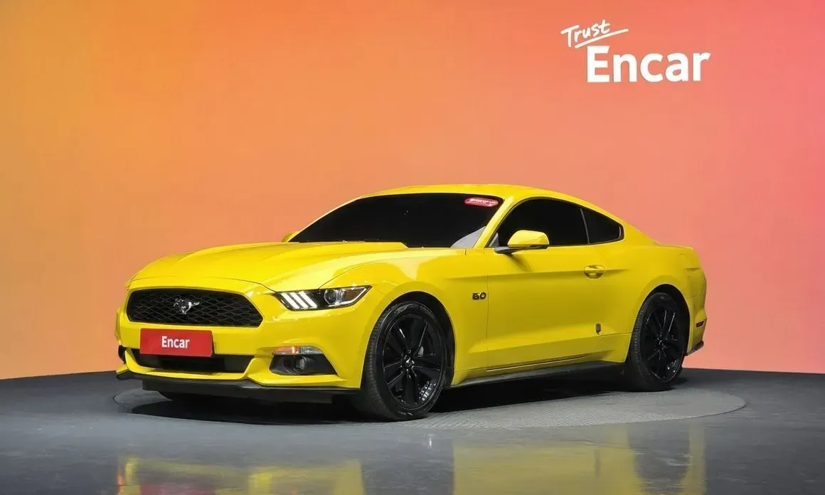 Ford Mustang 2015 — фото 1 из 28