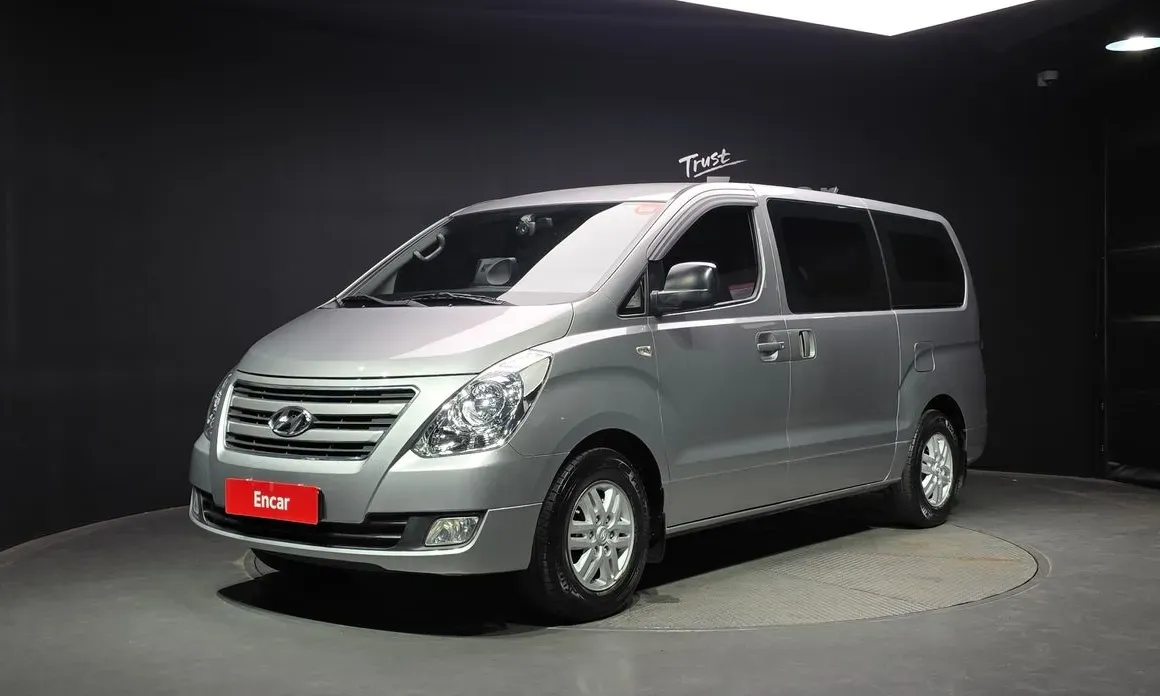 Hyundai Starex 2017 — фото 1 из 30
