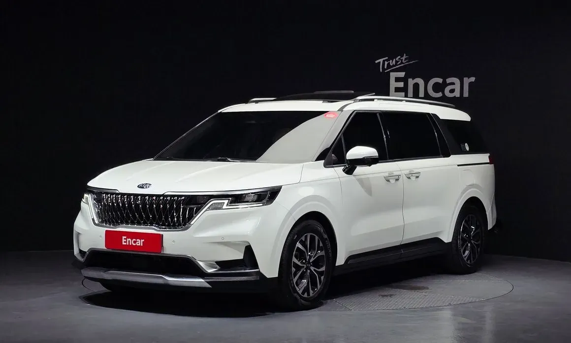 Kia Carnival 2021 — фото 1 из 32