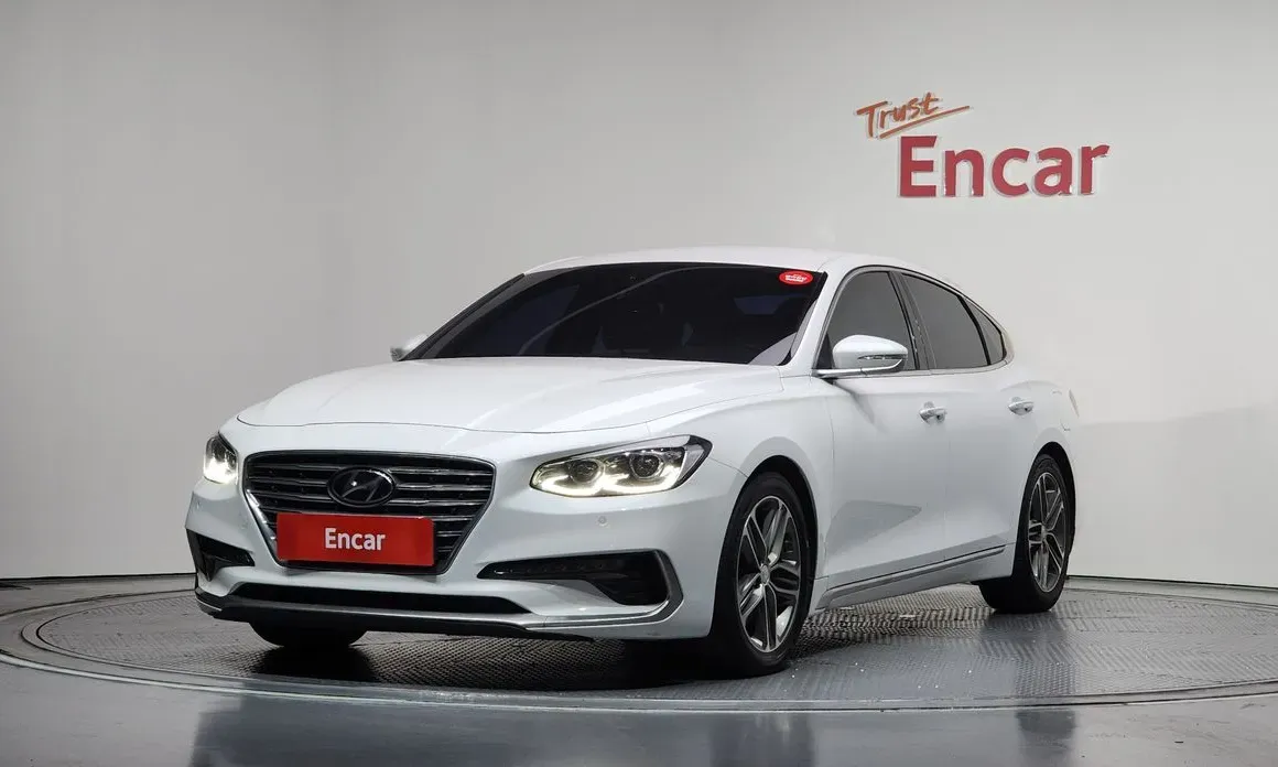 Hyundai Grandeur 2017 — фото 1 из 31