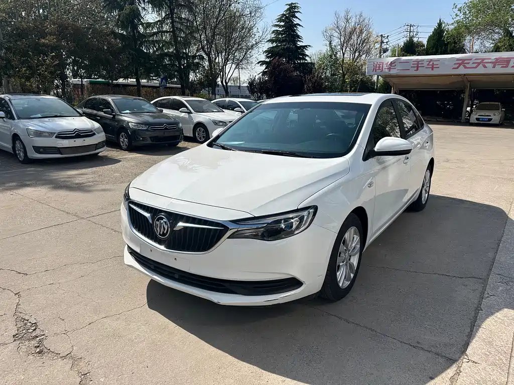 Buick Excelle 2021 — фото 1 из 15