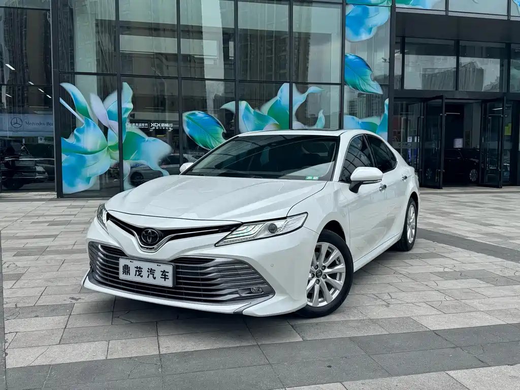 Toyota Camry 2020 — фото 1 из 5