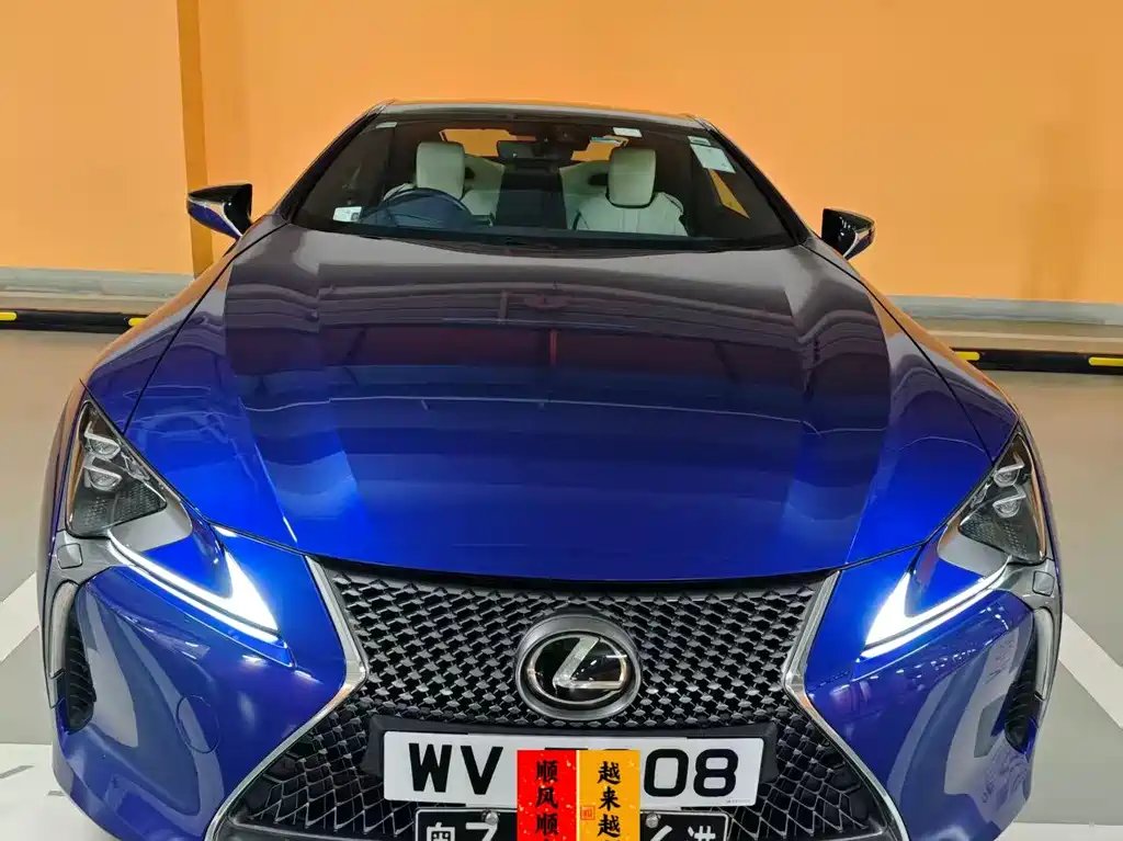 Lexus LC 2018 — фото 1 из 5
