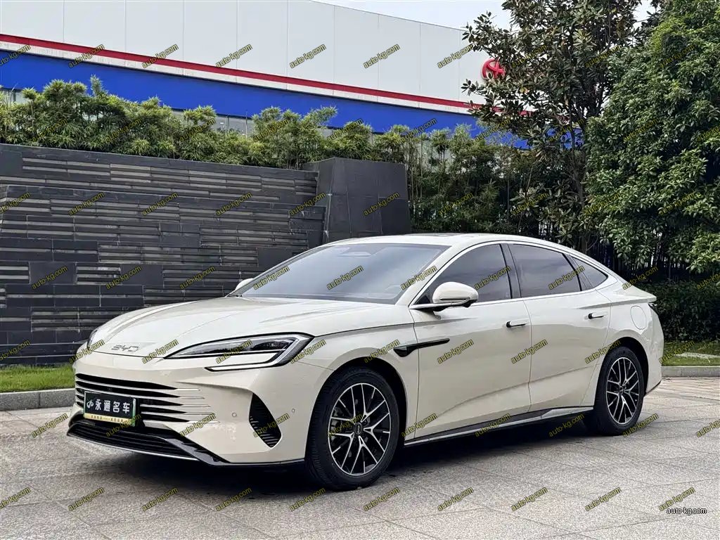 BYD Seal 07 DM-i 2025