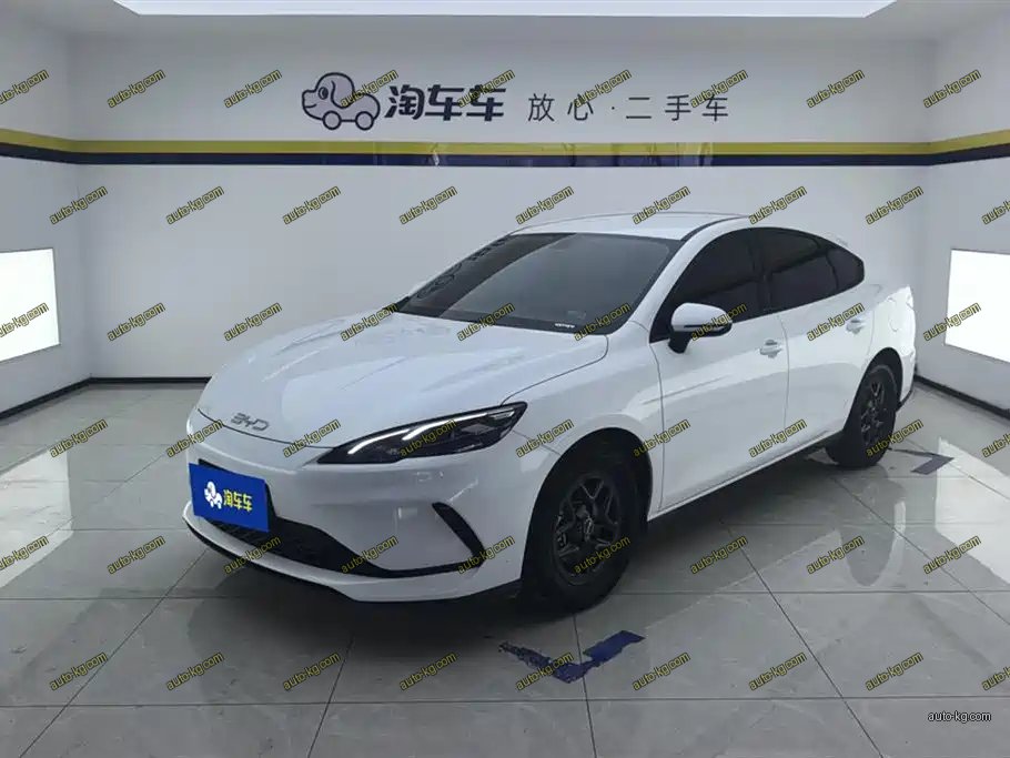 BYD Seal 05 DM-i 2025