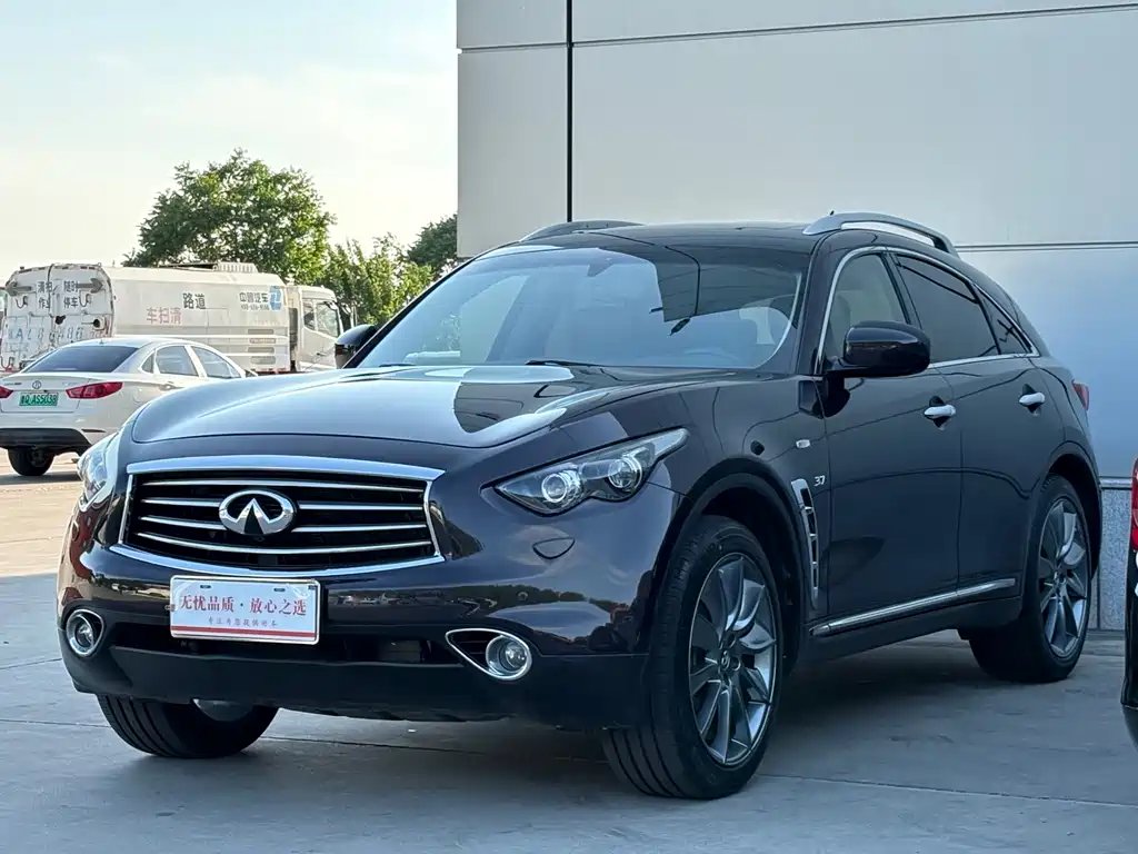 Infiniti QX70 2015