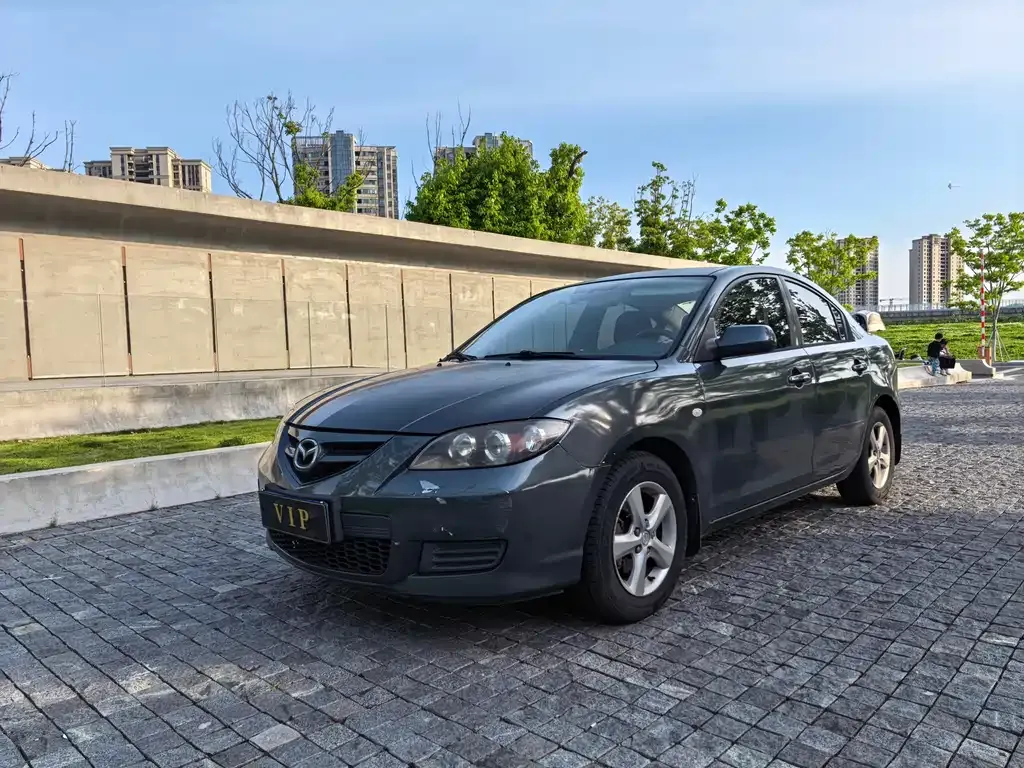 Mazda 3 2011 — фото 1 из 10