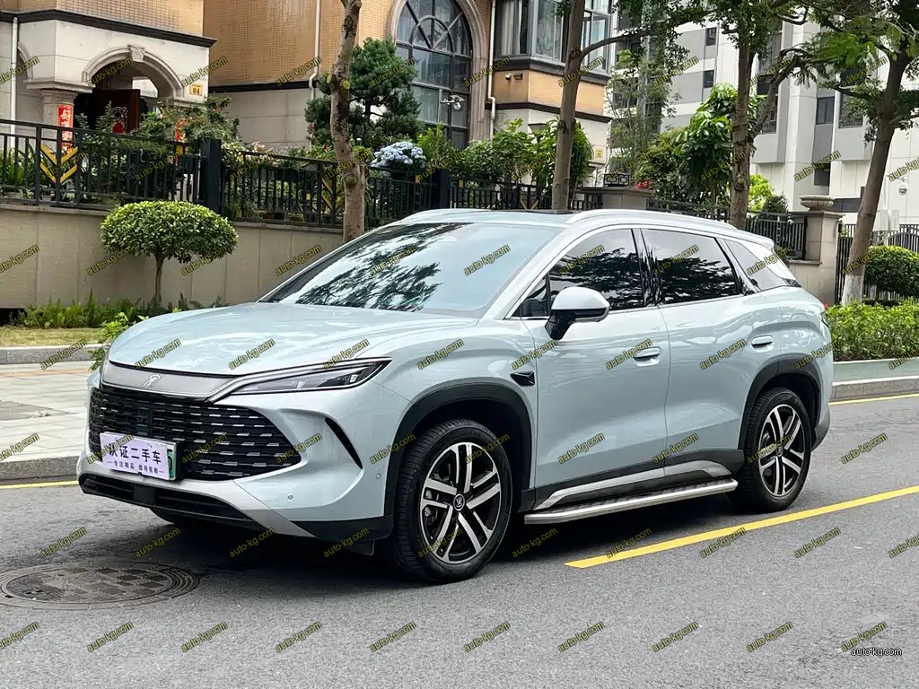 BYD L DM-i 2025
