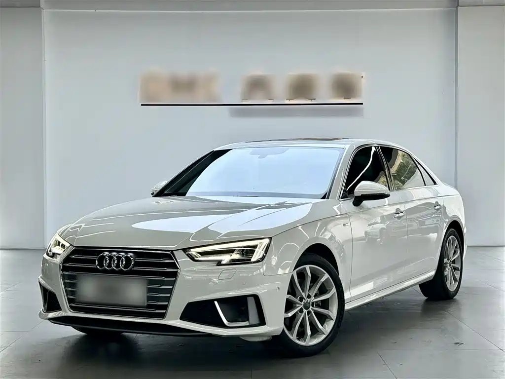 Audi A4L 2019 — фото 1 из 13